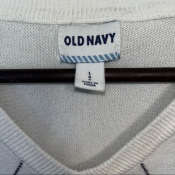 Men's Old Navy Cream & Black Argyle Sweater - Picture 5 of 6